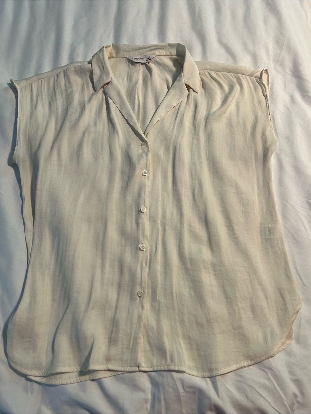 Nine West Relaxed Sleeveless Button-Down Top in Cream